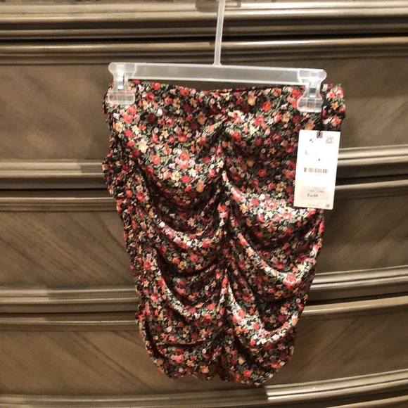 New Zara skirt light weight size L fits M - Picture 4 of 4